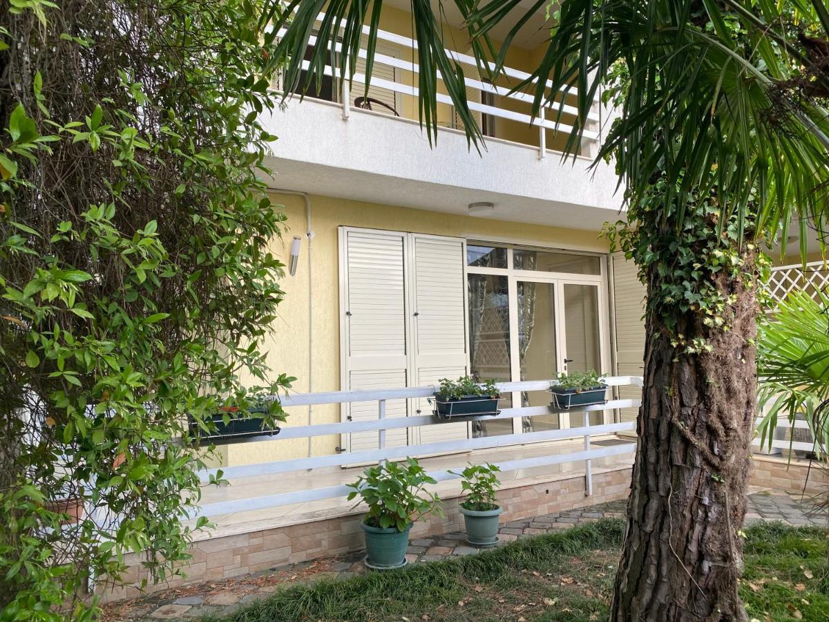 A Cozy Duplex In The Lalzi Bay Villa Durres Exterior photo